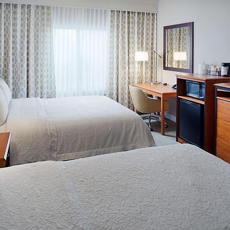 Hampton Inn & Suites Ленчестър Екстериор снимка