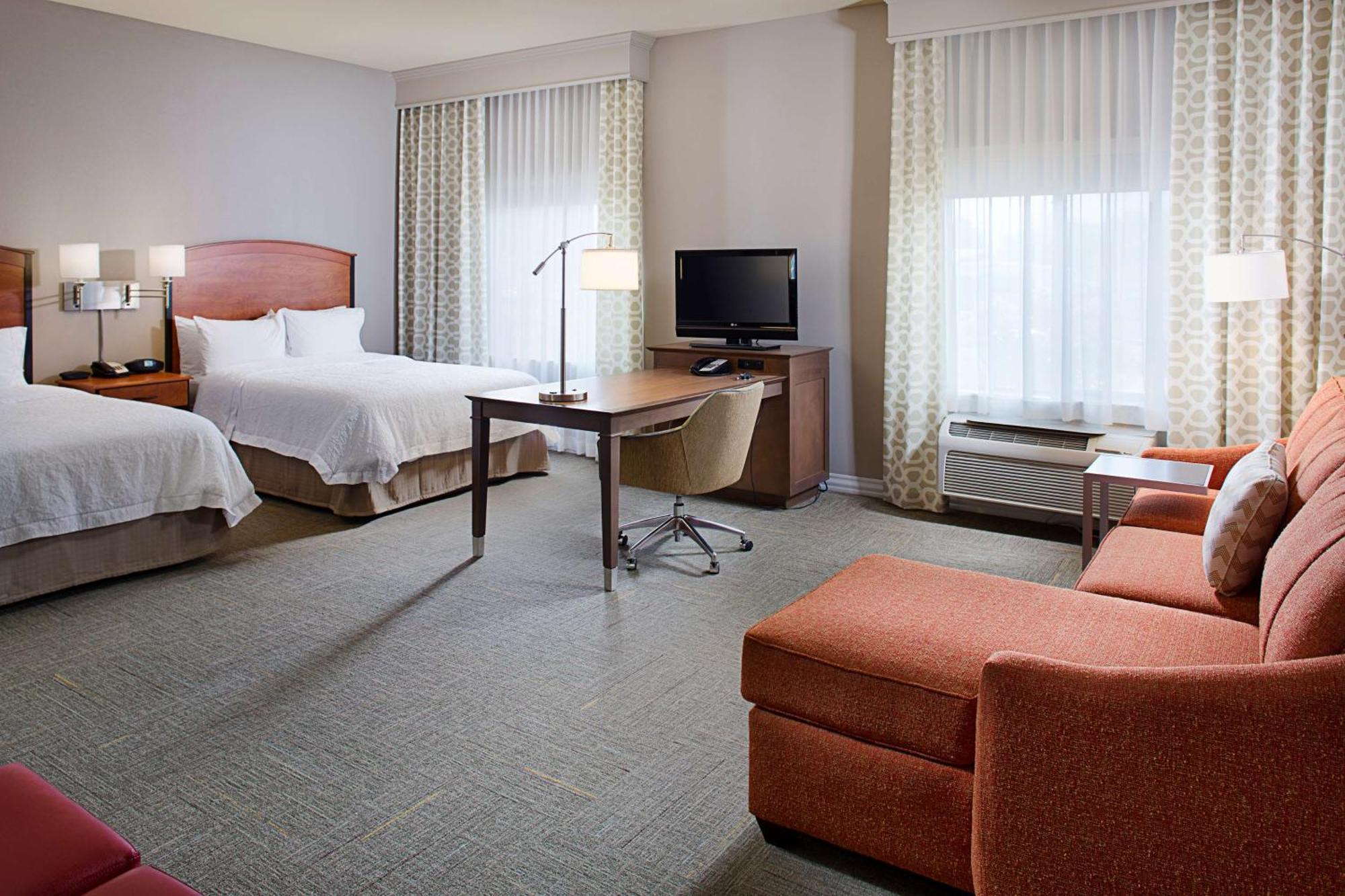 Hampton Inn & Suites Ленчестър Екстериор снимка