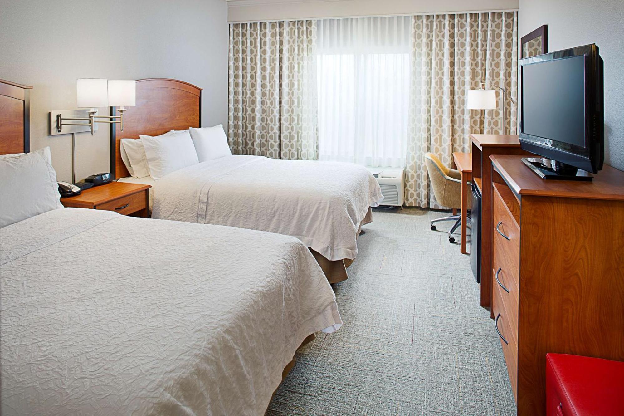 Hampton Inn & Suites Ленчестър Екстериор снимка