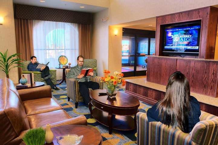 Hampton Inn & Suites Ленчестър Интериор снимка
