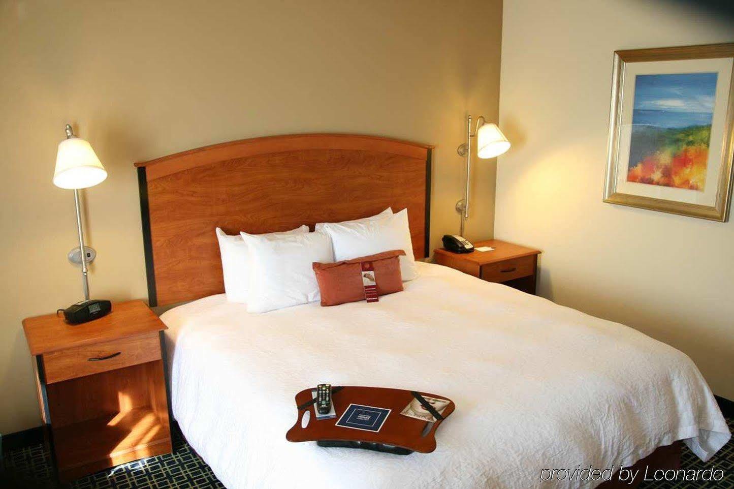 Hampton Inn & Suites Ленчестър Екстериор снимка