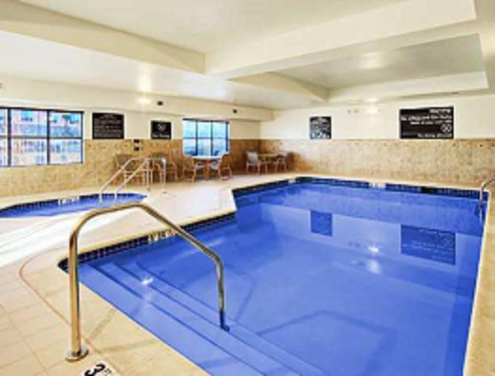 Hampton Inn & Suites Ленчестър Екстериор снимка